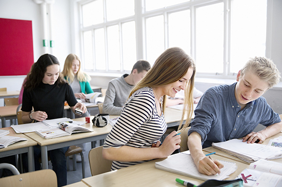 雅思写作6.5分突破秘籍：新航道雅思培训助你高效提分