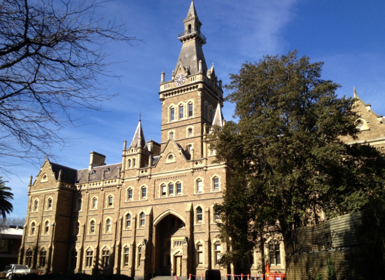 墨尔本大学