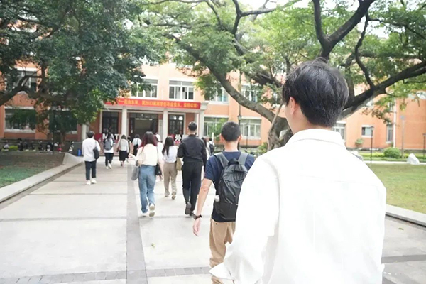 新航道广州学校受邀参加华南理工大学雅思机考考点揭牌仪式！