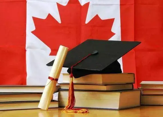 加拿大留学一年费用？一年30万够用吗？